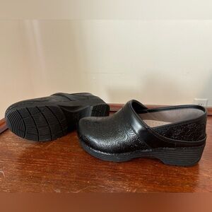 Brand New Dansko LT Pro Tooled Clogs